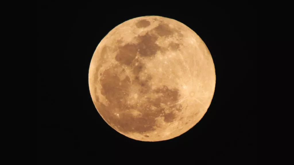 Photo d'une éclipse lunaire pénombrale - Galaktika